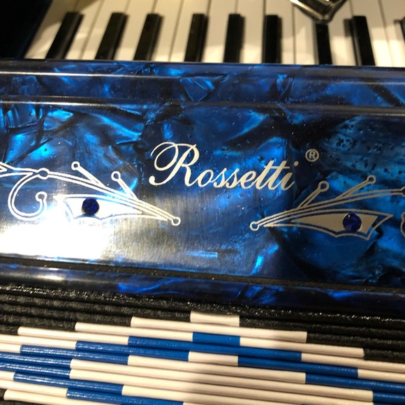 Rossetti accordion. 12 bass, 25 key. - Picture 2 of 4